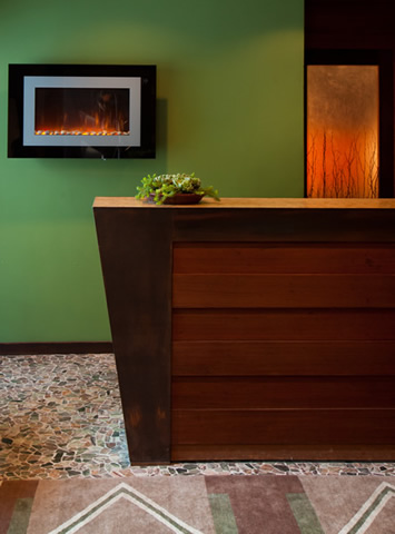 Glen Oaks Big Sur front desk